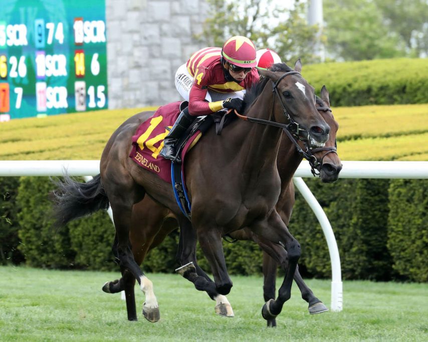 Coco Crush wins at Keeneland